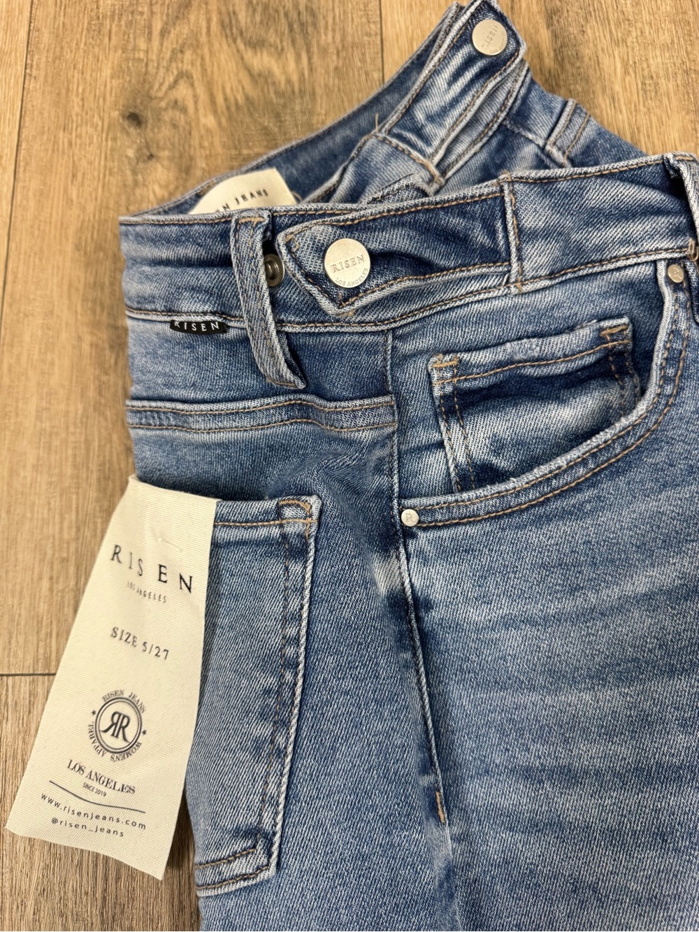 High-Rise Wide Leg Jeans in Medium Blue - Risen Jeans - Picture 3 of 5
